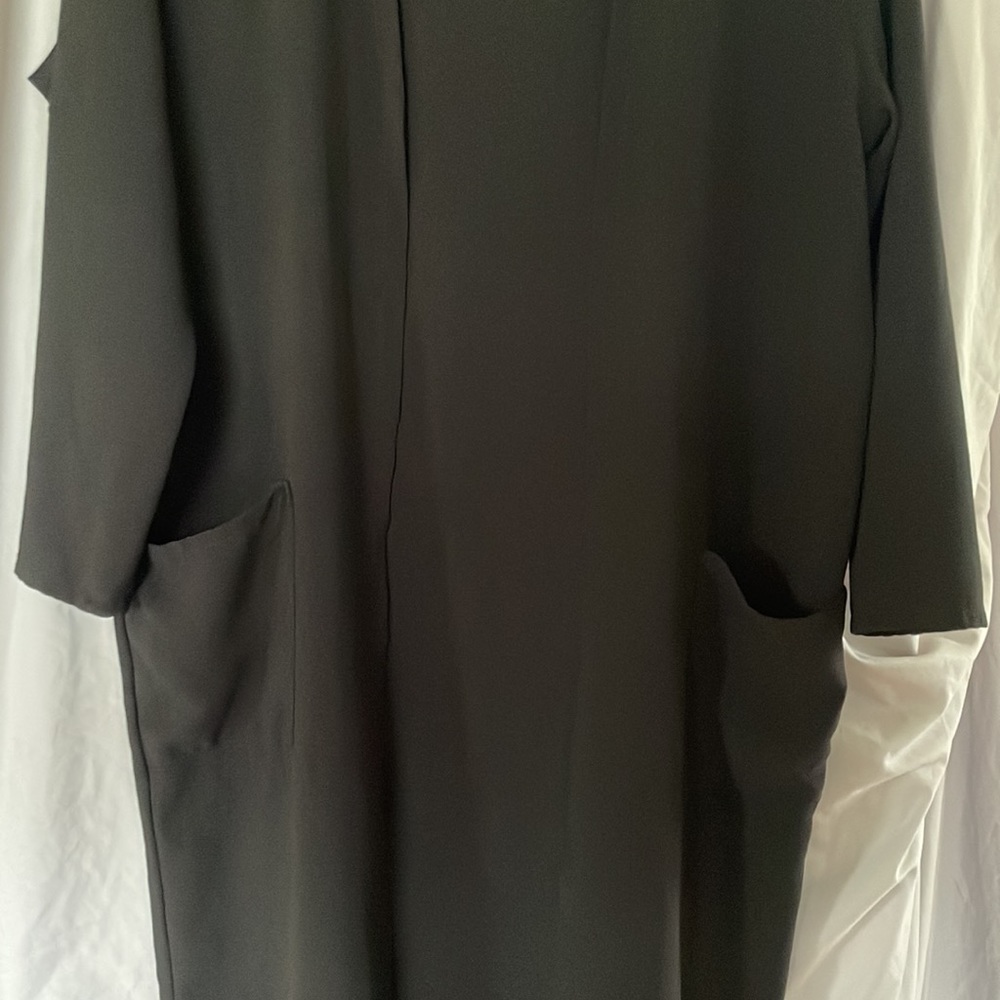 Black Cape - Picture 7 of 8